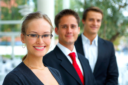 Fotolia-drei-businesspeople.jpg